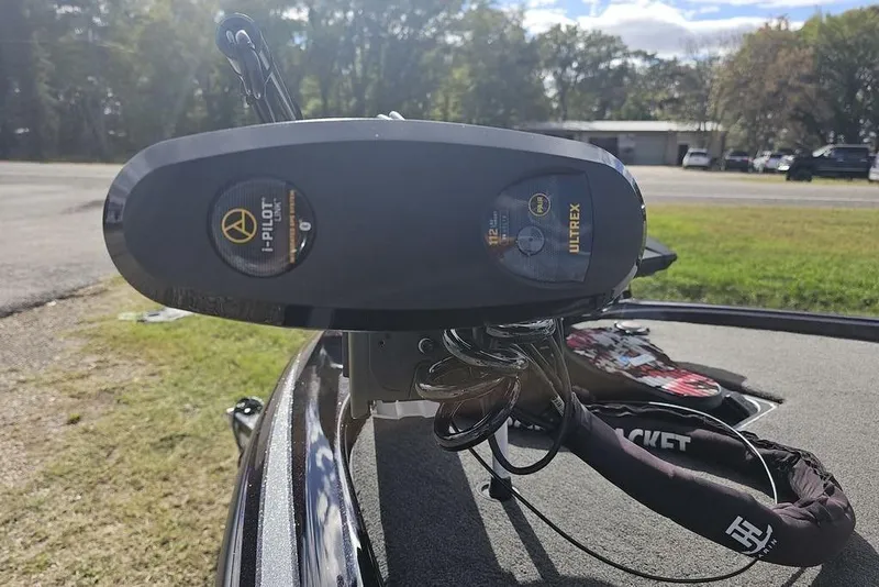 Slide: The Image of 2019 Skeeter FX21 boat with Minn Kota Ultrex i-Pilot trolling motor. - 1