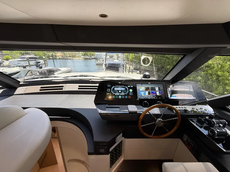 Slide: The Image of Azimut Magellano 25M 2026 - 57