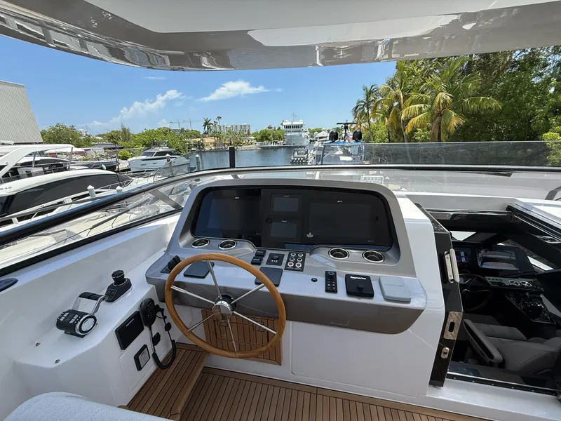 Slide: The Image of Azimut Magellano 25M 2026 - 60