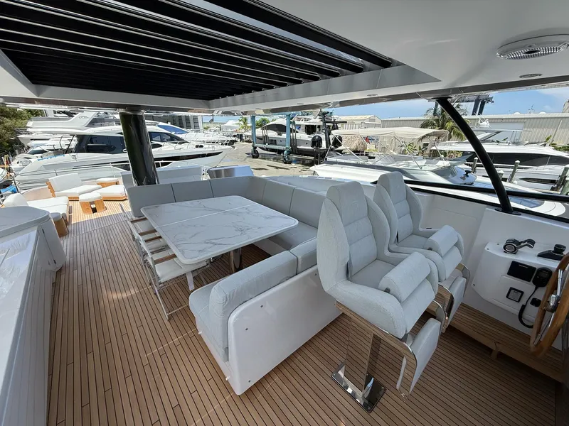 Slide: The Image of Azimut Magellano 25M 2026 - 63