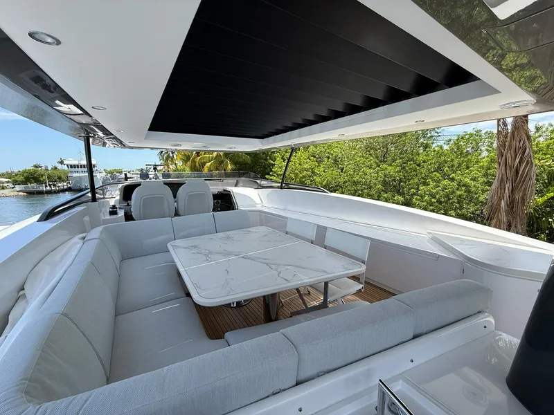Slide: The Image of Azimut Magellano 25M 2026 - 74