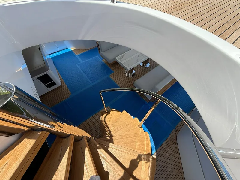 Slide: The Image of Azimut Magellano 25M 2026 - 76