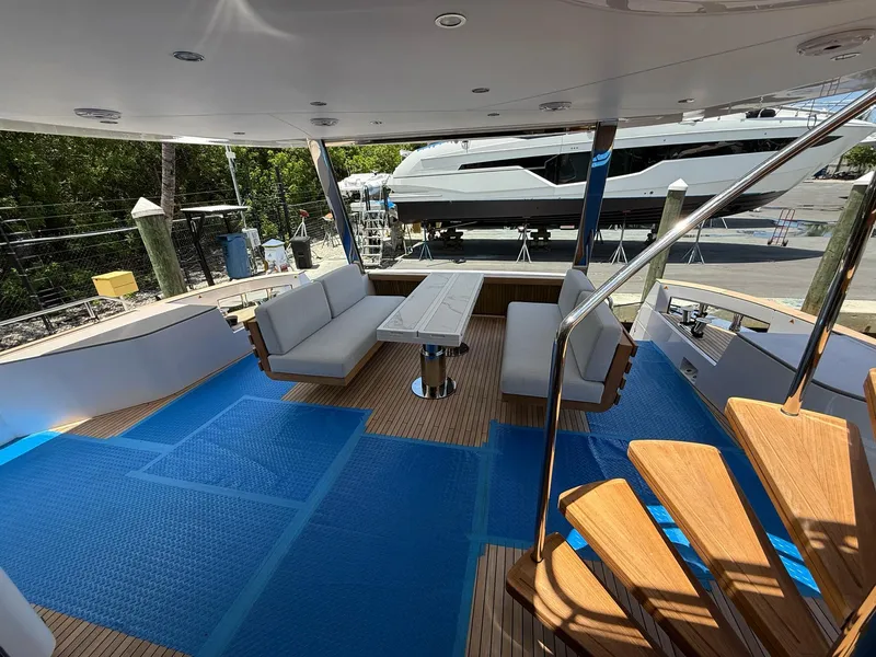 Slide: The Image of Azimut Magellano 25M 2026 - 77