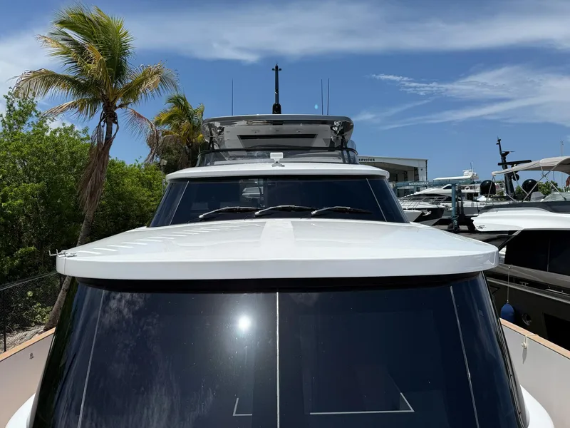 Slide: The Image of Azimut Magellano 25M 2026 - 88