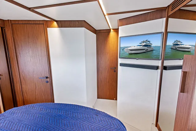 Slide: The Image of Azimut Fly 72 2026 - 86