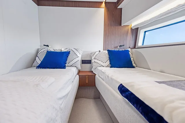 Slide: The Image of Azimut Fly 72 2026 - 90