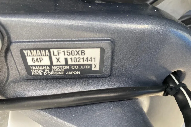Slide: The Image of Yamaha LF150XB engine label on 2018 Robalo R242 Center Console boat. - 44