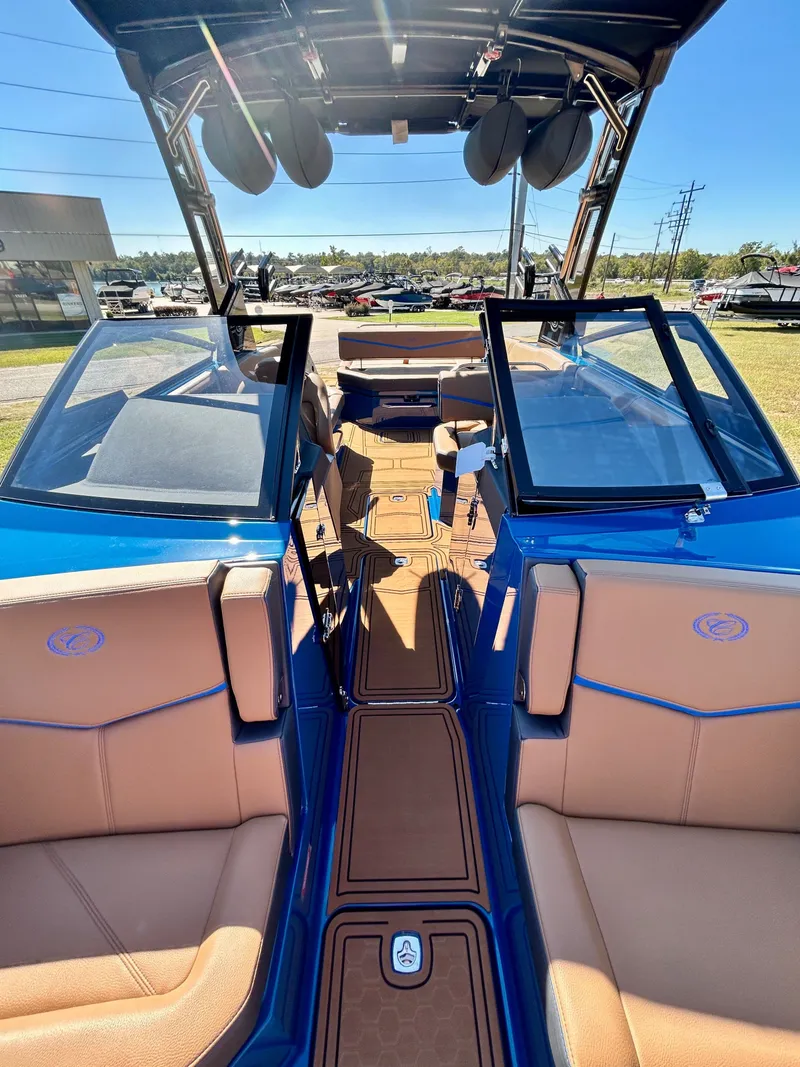 Slide: The Image of Cobalt R8 Surf 2026 - 14