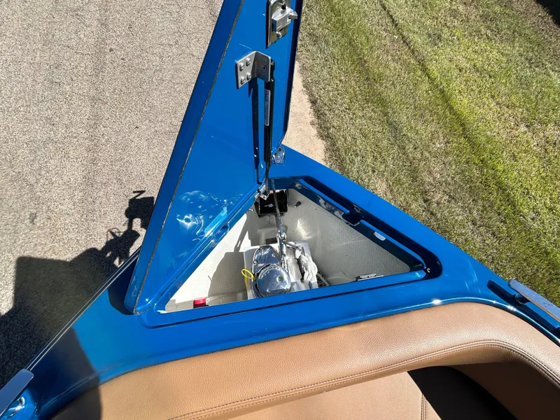 Slide: The Image of Cobalt R8 Surf 2026 - 17