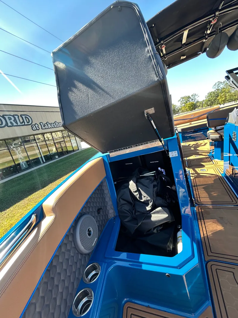 Slide: The Image of Cobalt R8 Surf 2026 - 23