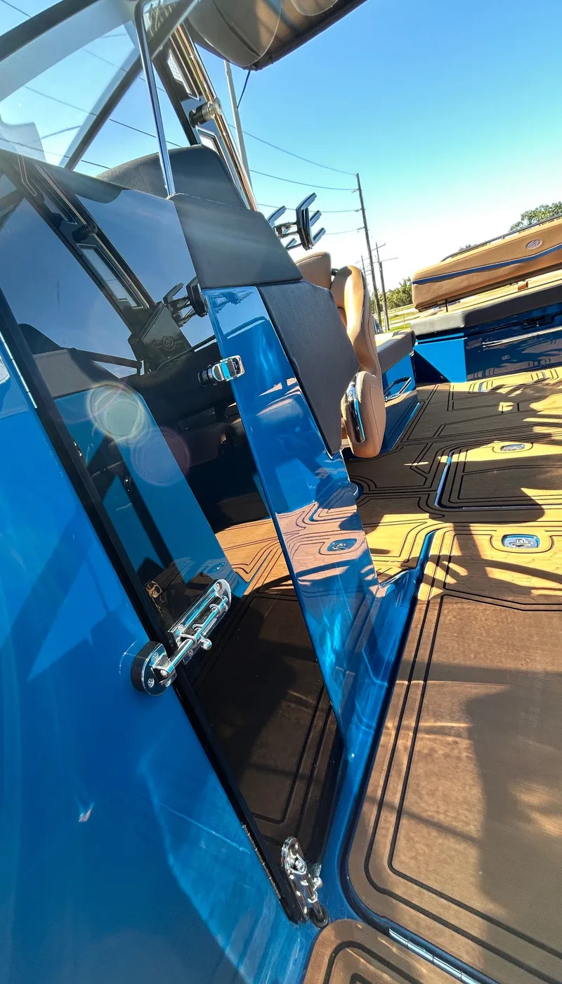 Slide: The Image of Cobalt R8 Surf 2026 - 26