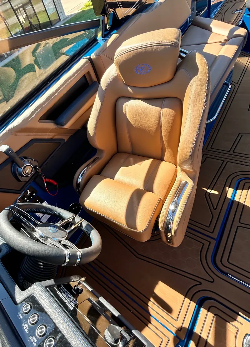 Slide: The Image of Cobalt R8 Surf 2026 - 29