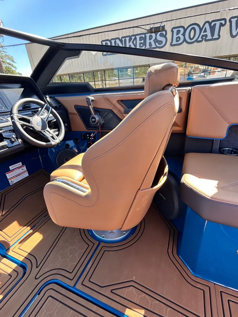 Slide: The Image of Cobalt R8 Surf 2026 - 31