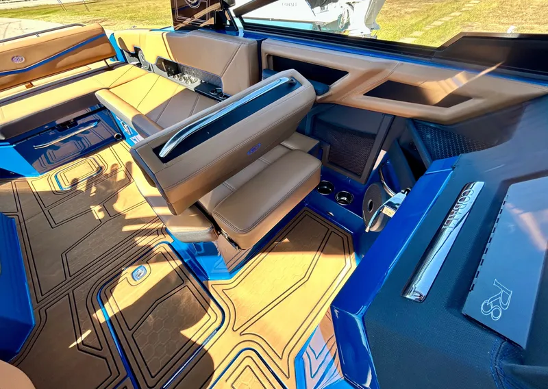 Slide: The Image of Cobalt R8 Surf 2026 - 36