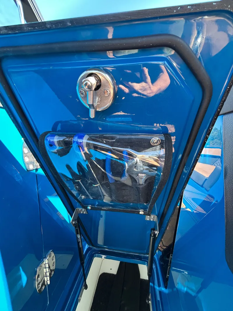 Slide: The Image of Cobalt R8 Surf 2026 - 44