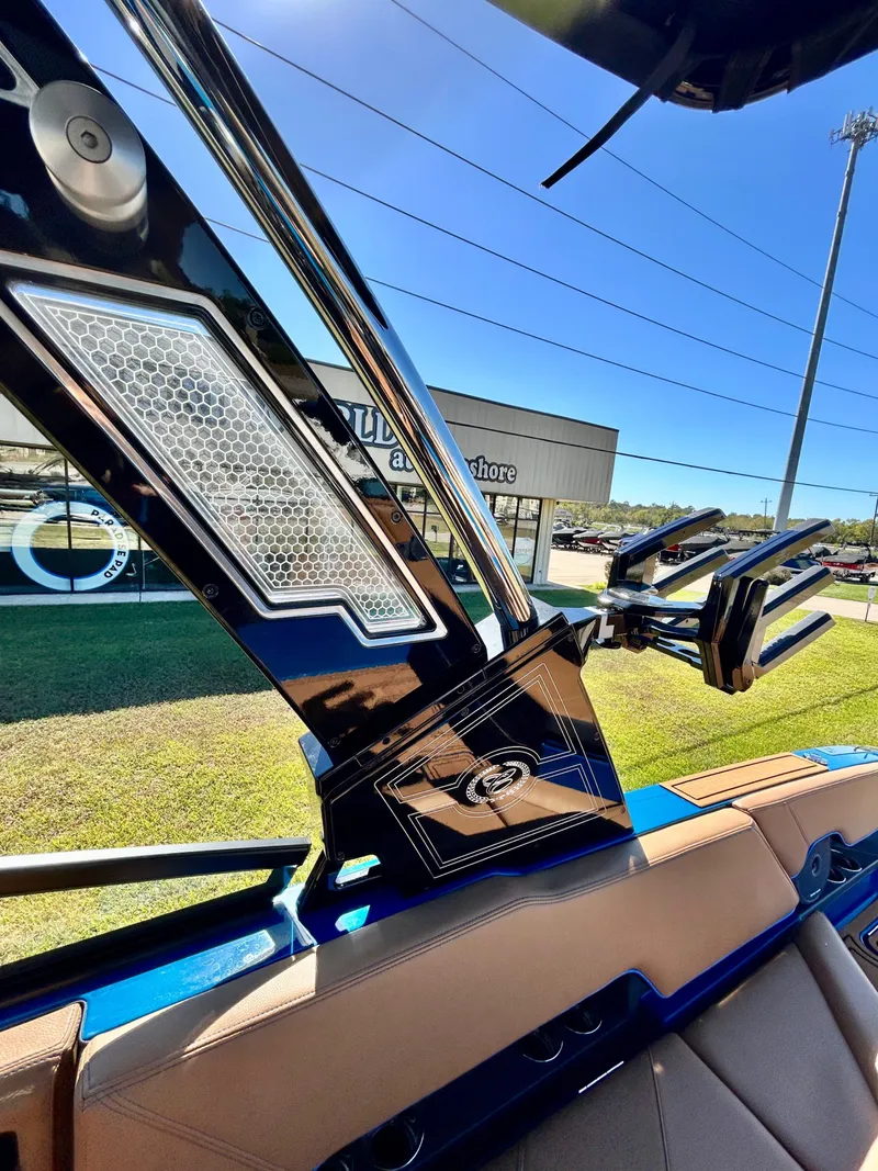 Slide: The Image of Cobalt R8 Surf 2026 - 45