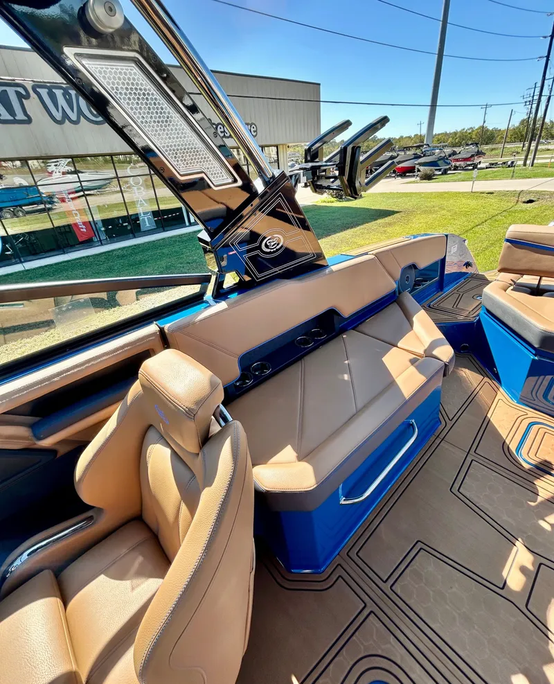 Slide: The Image of Cobalt R8 Surf 2026 - 46