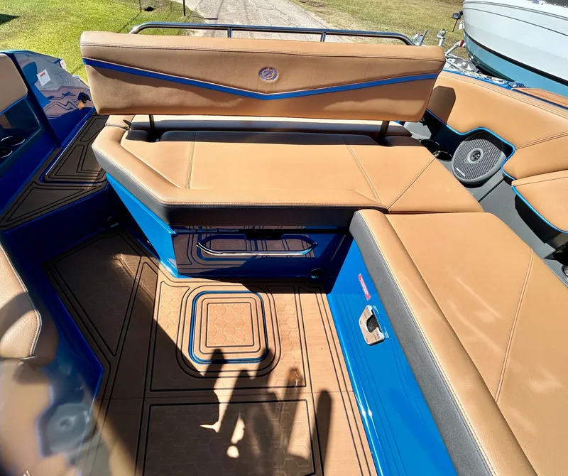 Slide: The Image of Cobalt R8 Surf 2026 - 53