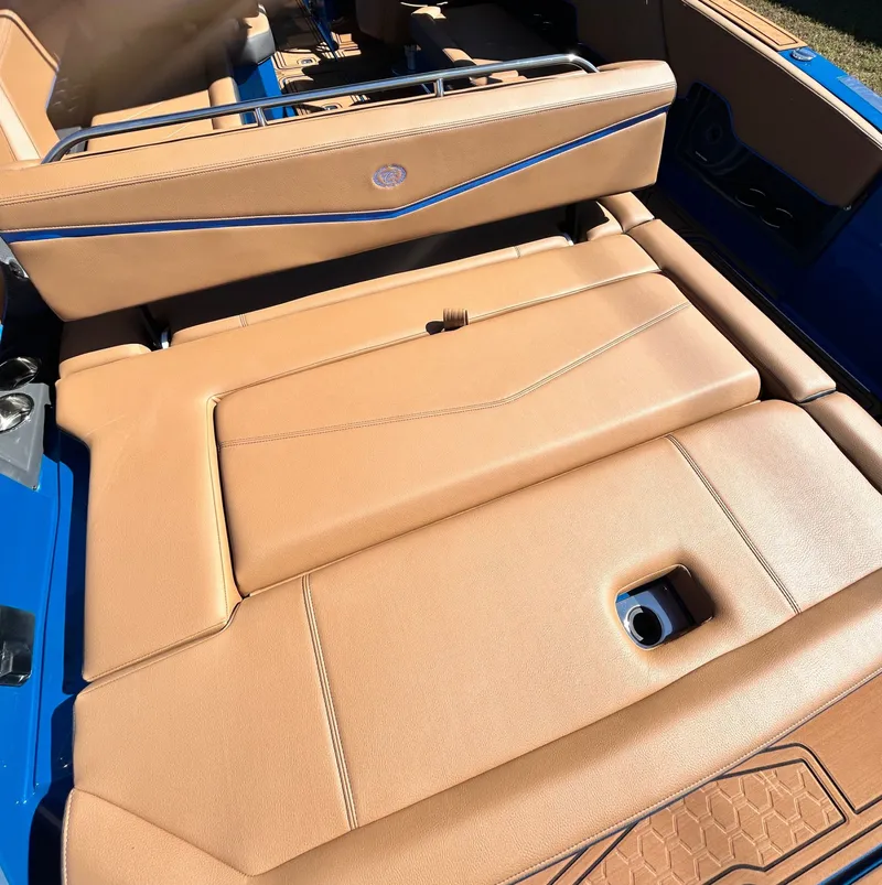 Slide: The Image of Cobalt R8 Surf 2026 - 68