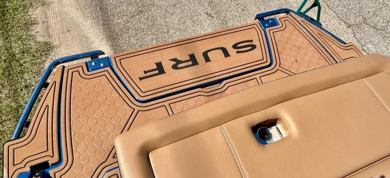 Slide: The Image of Cobalt R8 Surf 2026 - 72