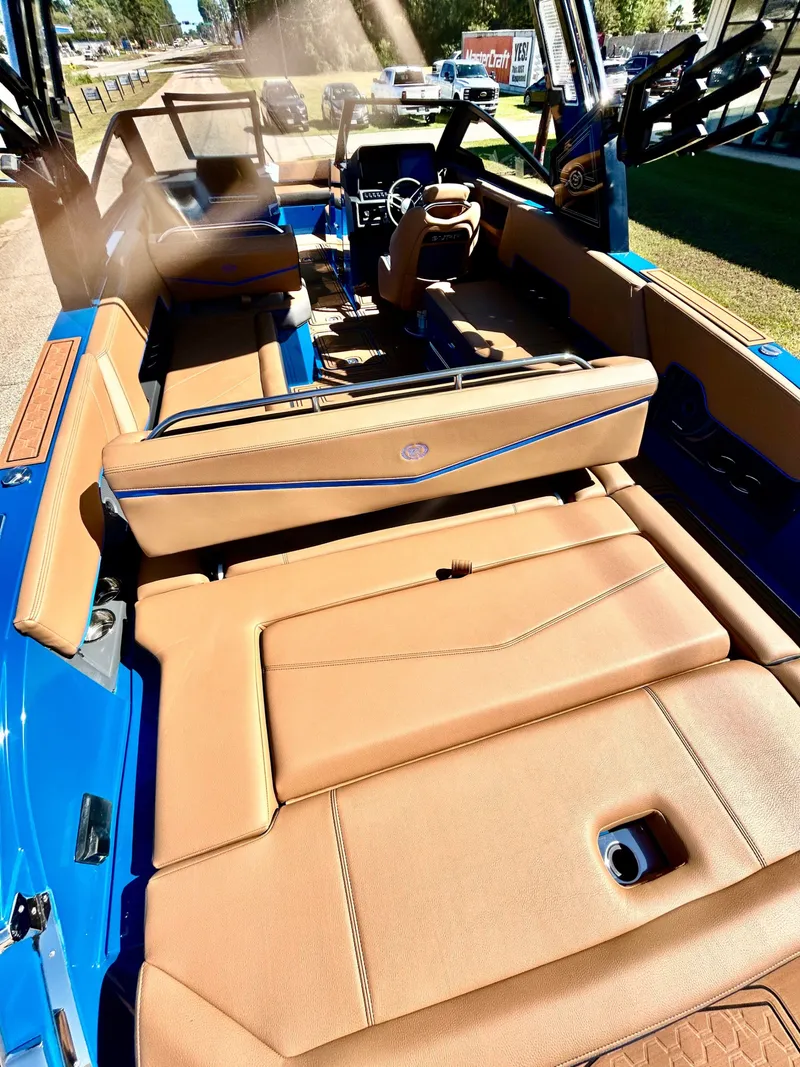 Slide: The Image of Cobalt R8 Surf 2026 - 77