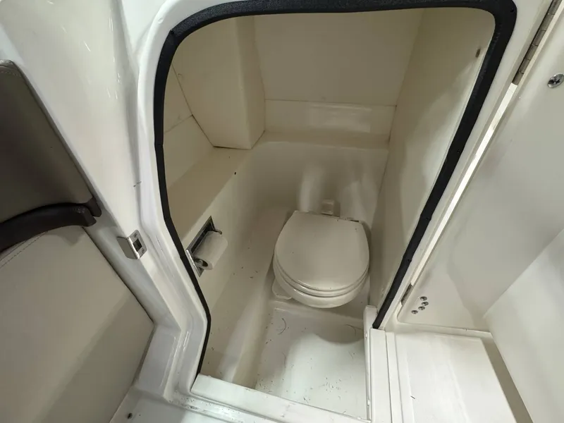 Slide: The Image of Sea Ray 250 SLX 2012 - 7