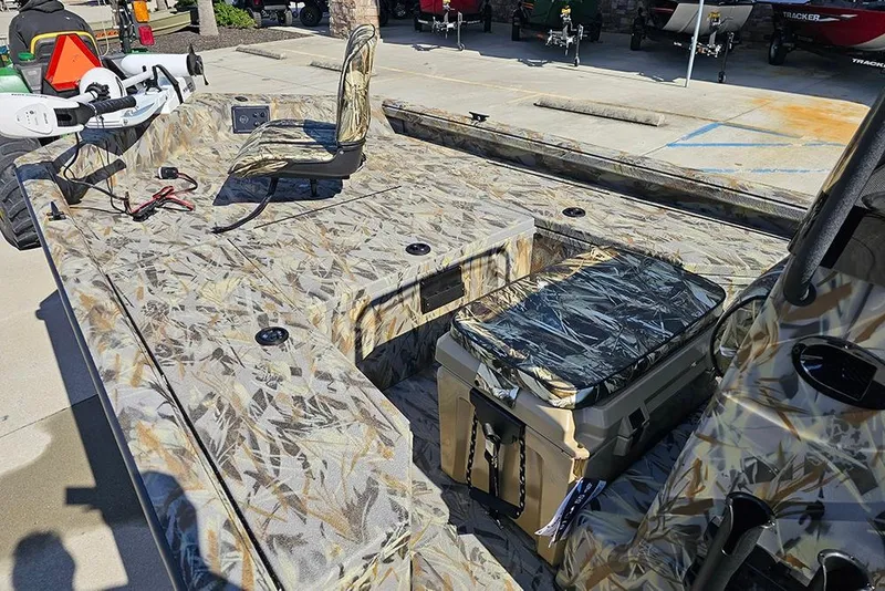 Slide: The Image of 2026 Ranger RB190 boat with camouflage design, featuring seating and storage on deck. - 20