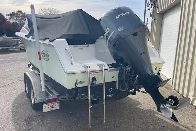Slide: The Image of 2016 Seahunt 235 Escape DC boat with Yamaha 250 engine on trailer. - 3