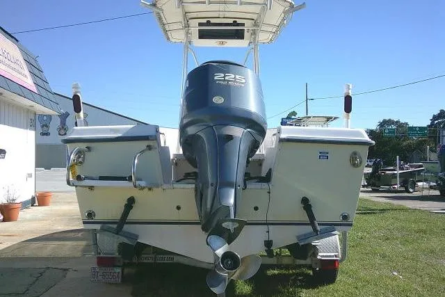 Slide: The Image of Rear view of 2004 Grady-White Fisherman 209 boat with 225 horsepower engine. - 8