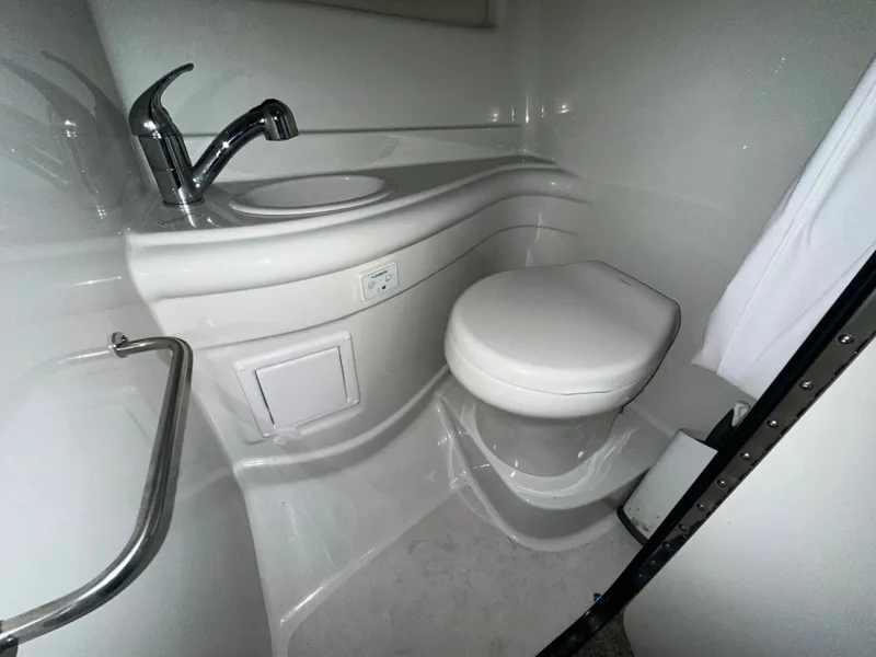 Slide: The Image of Crownline Boats 264 CR 2021 - 21