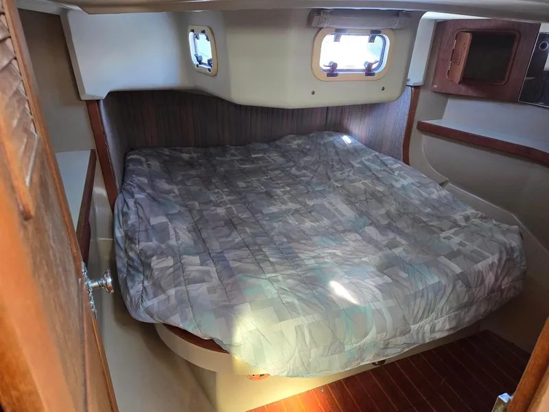 Slide: The Image of Aft double berth - 5