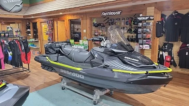 Slide: The Image of Sea-Doo EXPLORER PRO 230 WITH SOUND SYSTEM 2026 - 8
