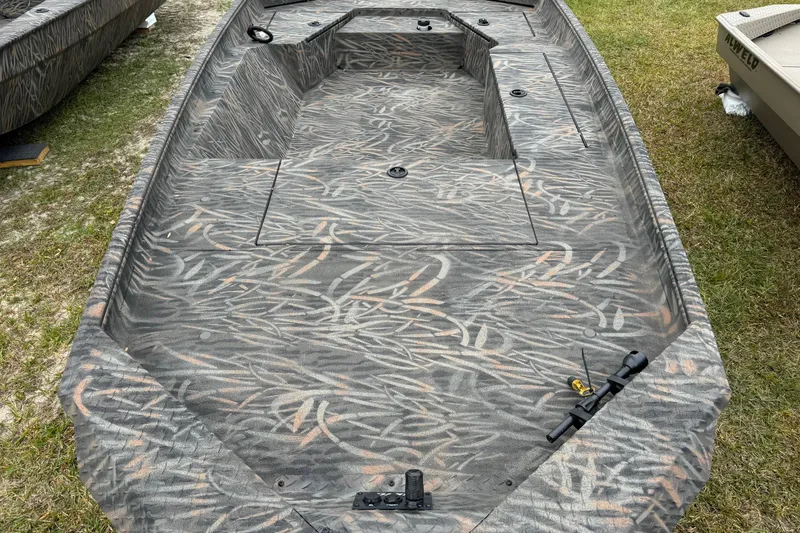 Slide: The Image of Hull identification number on 2026 Alweld 1652VV Marsh boat with camouflage pattern. - 7