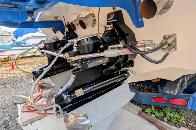 Slide: The Image of 2000 Advantage Poker Run 40 boat with Mercury Racing engines and outdrives. - 8