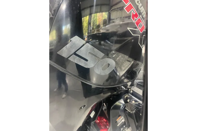 Slide: The Image of 2020 Ranger Z518 boat with Mercury Pro XS 150 engine detail. - 10