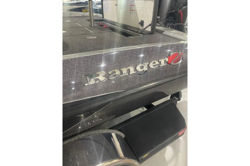 Slide: The Image of 2020 Ranger Z518 boat with metallic finish and logo detail. - 5