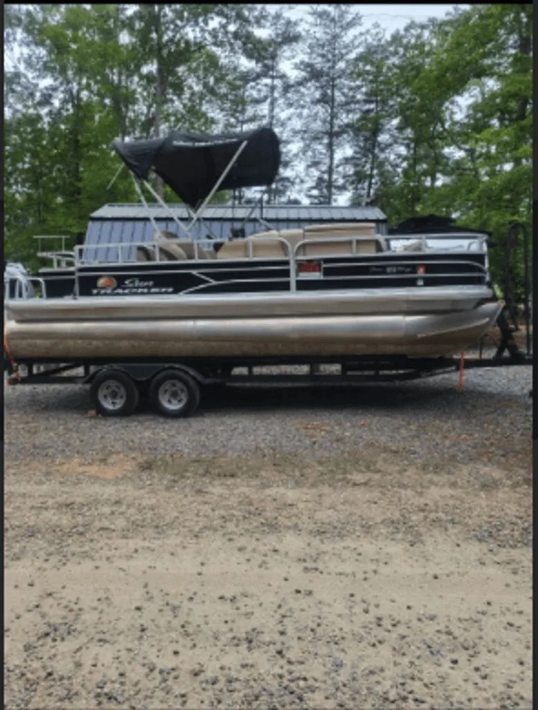 The Image of Sun Tracker Sportfish 2018 - 0