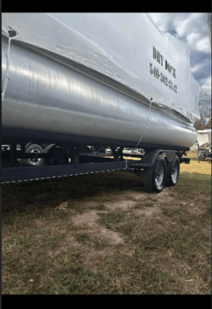 Slide: The Image of Sun Tracker Sportfish 2018 - 10