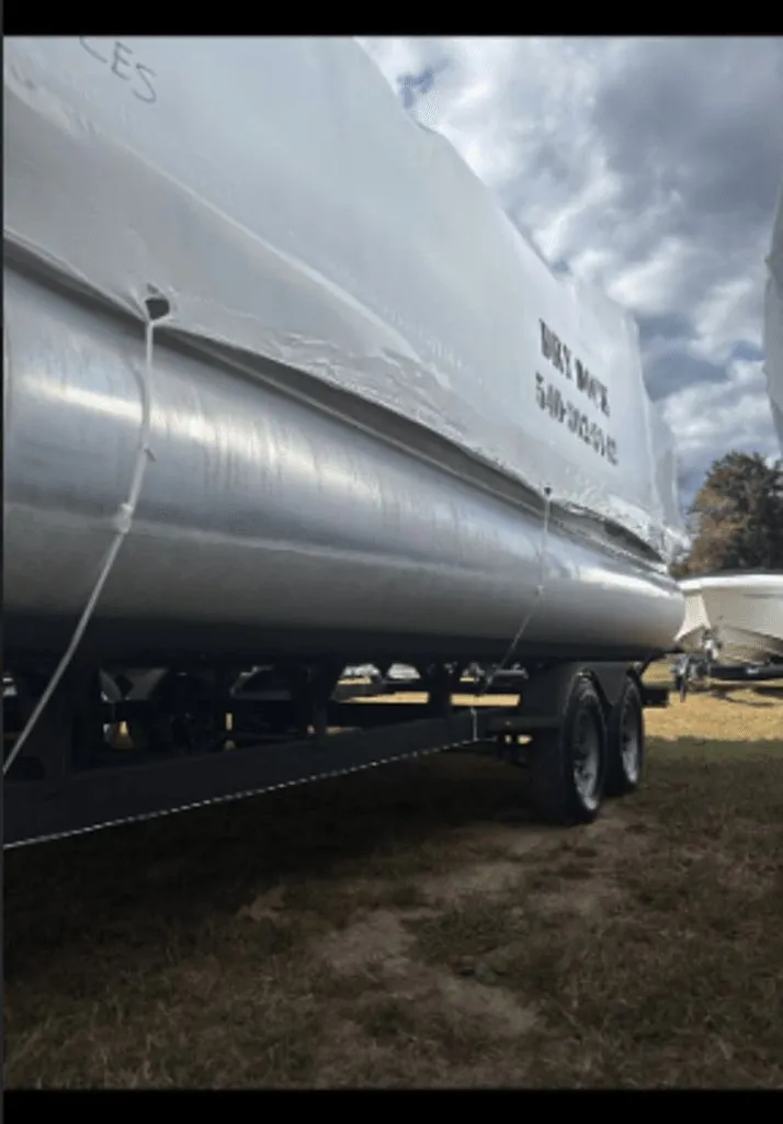 Slide: The Image of Sun Tracker Sportfish 2018 - 17