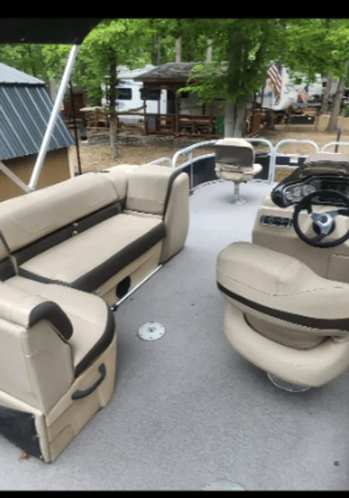 Slide: The Image of Sun Tracker Sportfish 2018 - 4