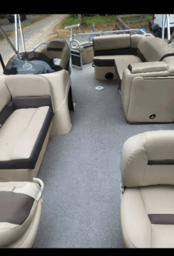 Slide: The Image of Sun Tracker Sportfish 2018 - 6