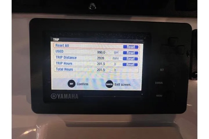 Slide: The Image of Yamaha display showing trip data for 2017 Sea Hunt BX 25 BR boat. - 7