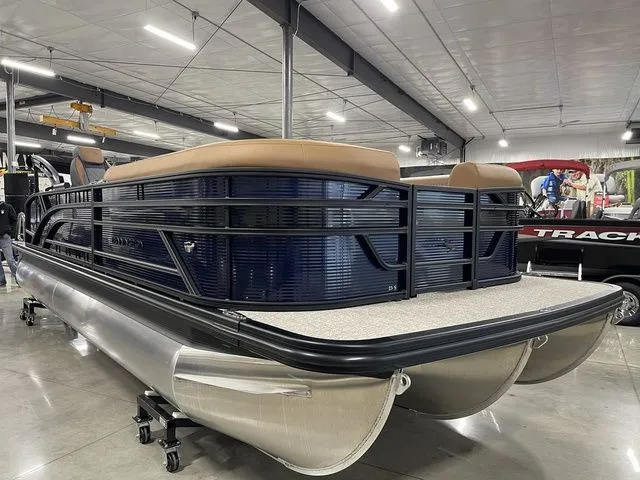 Slide: The Image of Bennington S Swingback 23 SSB 2026 - 11