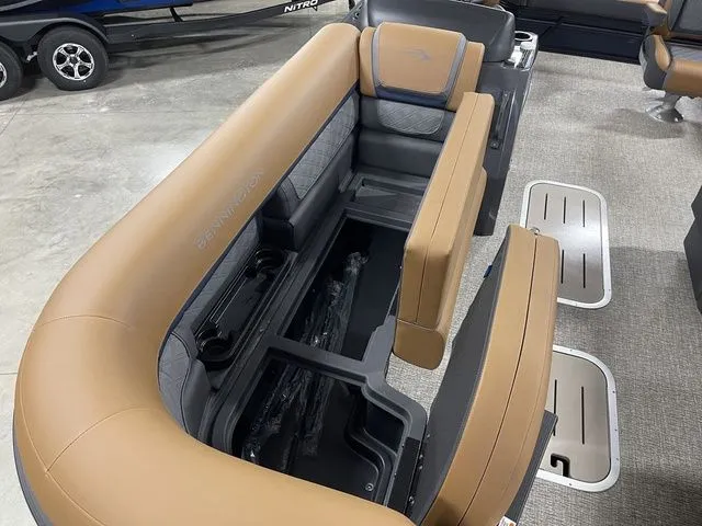 Slide: The Image of Bennington S Swingback 23 SSB 2026 - 14