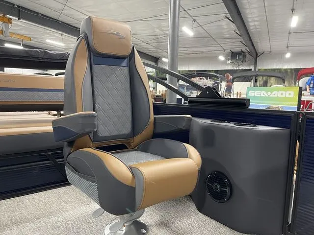 Slide: The Image of Bennington S Swingback 23 SSB 2026 - 23