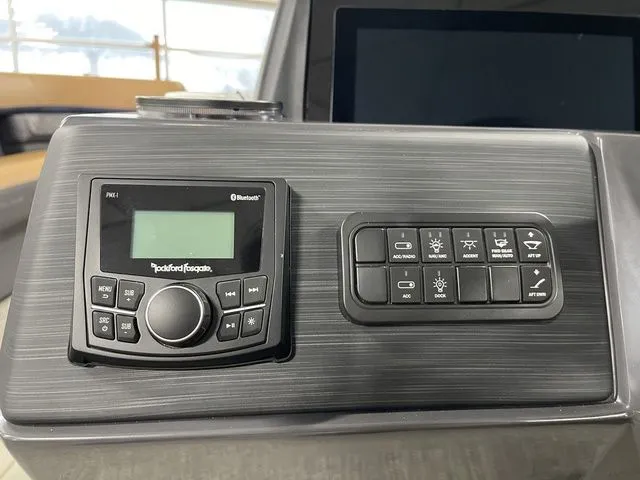 Slide: The Image of Bennington S Swingback 23 SSB 2026 - 32