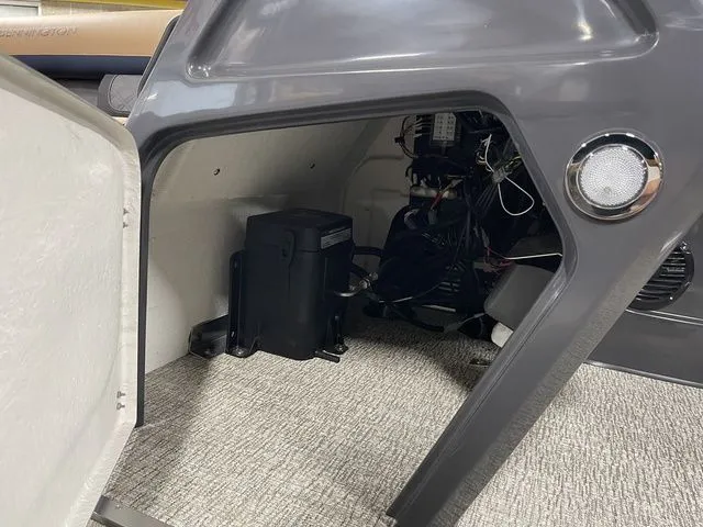 Slide: The Image of Bennington S Swingback 23 SSB 2026 - 34