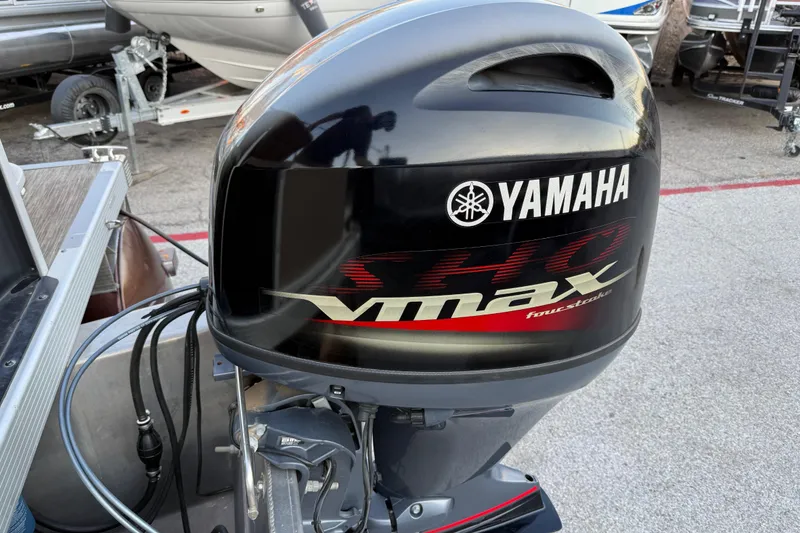 Slide: The Image of Yamaha 90 horsepower outboard motor on a 2020 Bennington 21SF boat. - 60