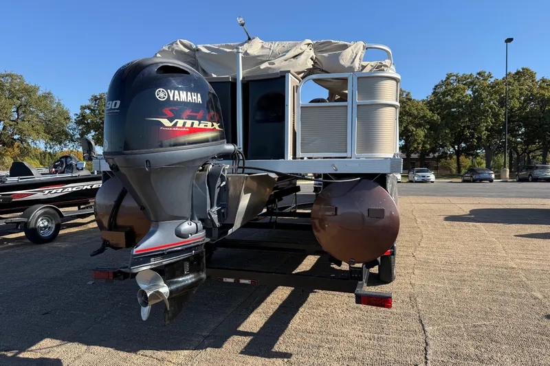 Slide: The Image of 2020 Bennington 21SF pontoon boat with Yamaha VMAX engine on trailer. - 79