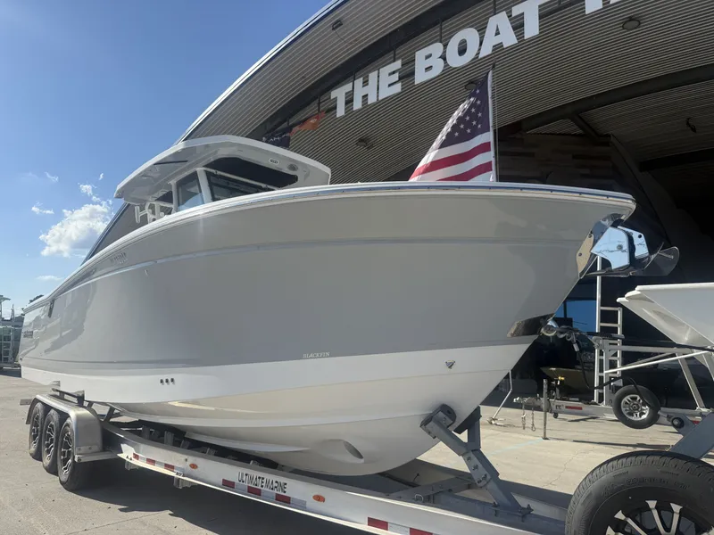 Slide: The Image of Blackfin 302 CC 2023 - 13